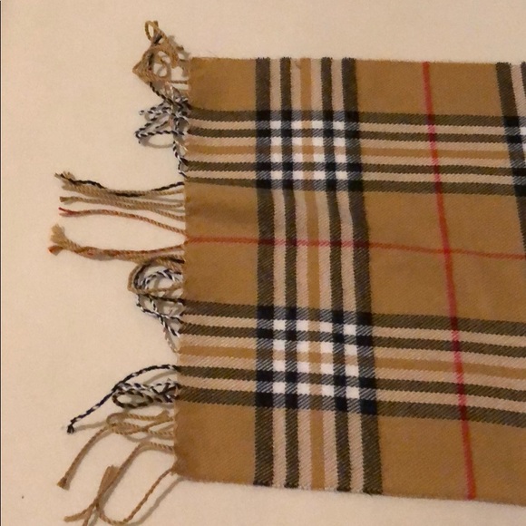 LAST ONE!! 🎁🎁Tan Plaid Fringe Scarf - Picture 2 of 3